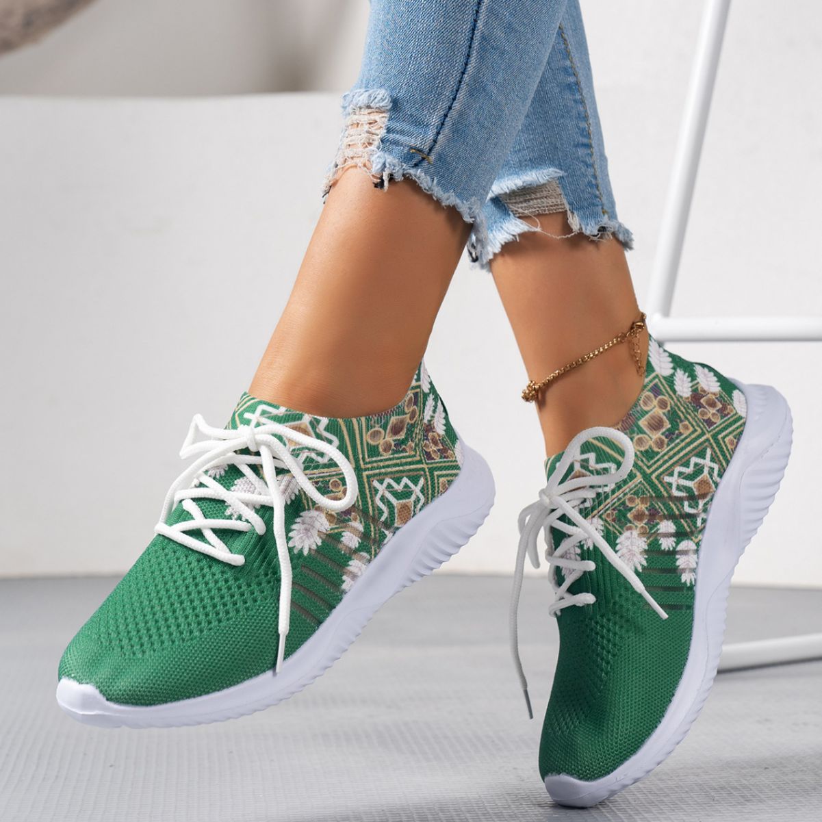 Summer New Flying Woven Stylish Flat Shoes Women