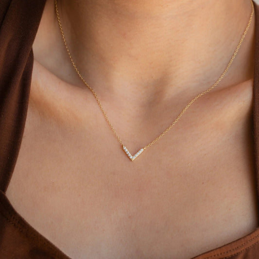 Women's V-shaped Fashionable Simple Elegant Stainless Steel Necklace